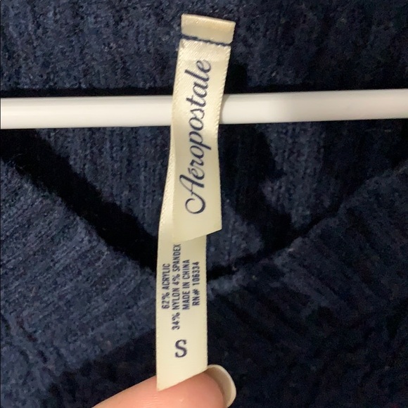 Aeropostale small v-neck sweater - Picture 2 of 2